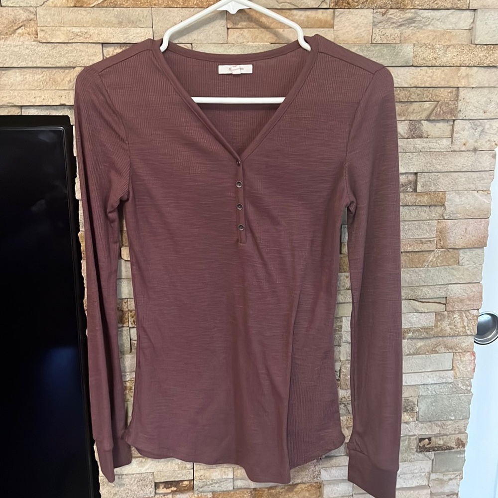 Maurice’s maroon love sleeve top